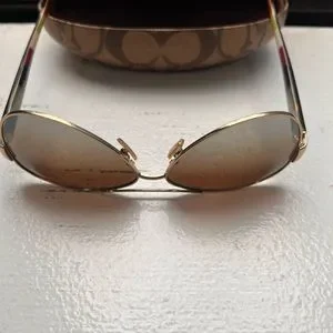 Coach | Accessories | Chic Coach Sunglasses Commercial Pilot  display picture 3